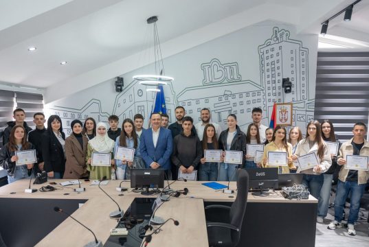 Përmbyllet projekti inovativ për të rinjtë e Bujanocit, ndahen certifikata për trajnimet në programim